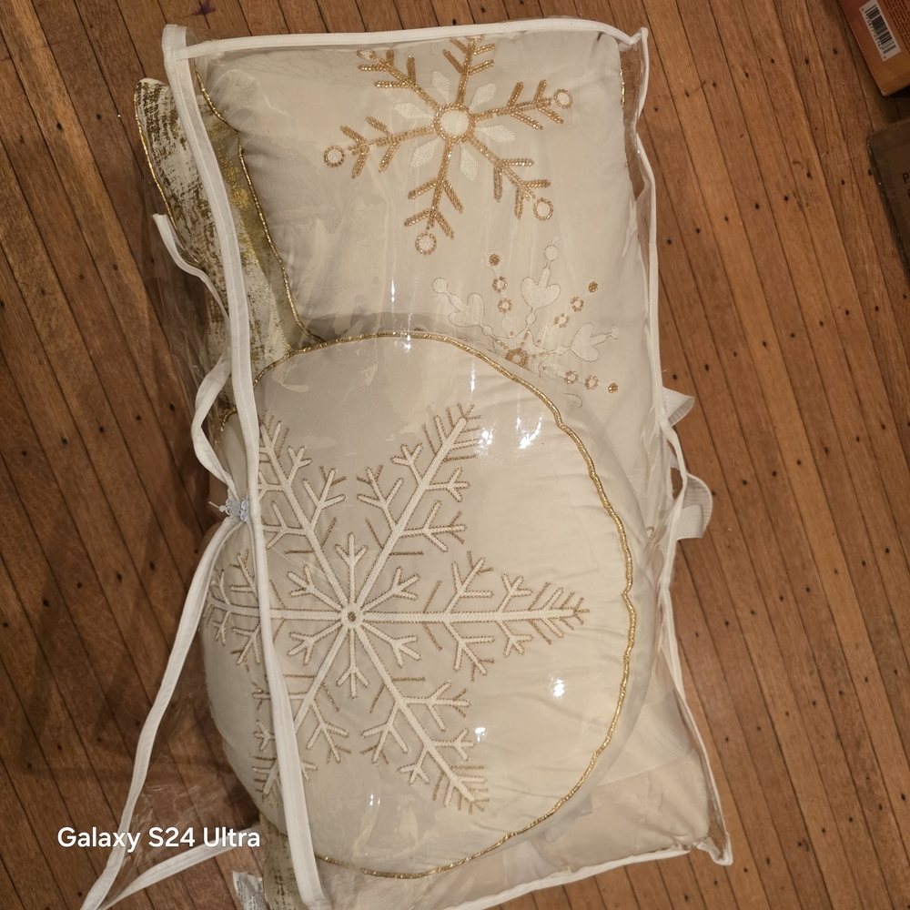 Elegant White Snowflake Holiday Pillow Set